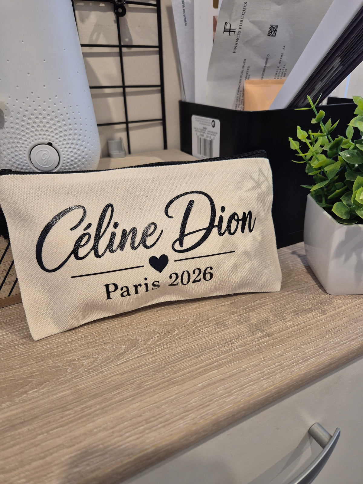 Trousse Céline Dion – Paris 2026 ❤️